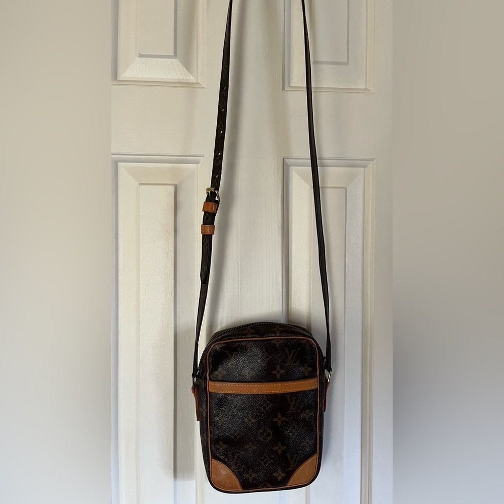 Vintage GUC Louis Vuitton Danube crossbody bag